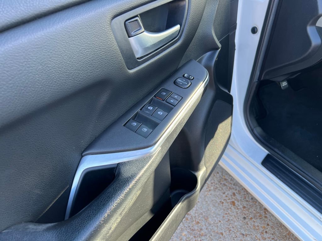 Used 2015 Toyota Camry SE FWD image 23