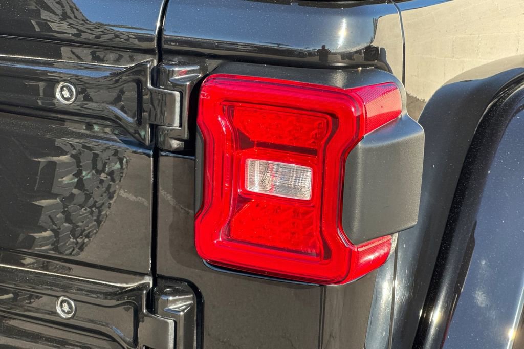 Used 2018 Jeep Wrangler Unlimited Rubicon image 34