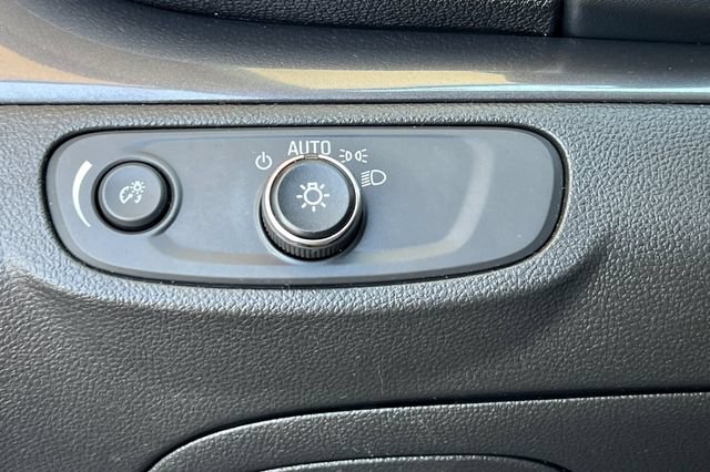 Used 2020 Buick Encore Preferred w/ Safety Package FWD image 34