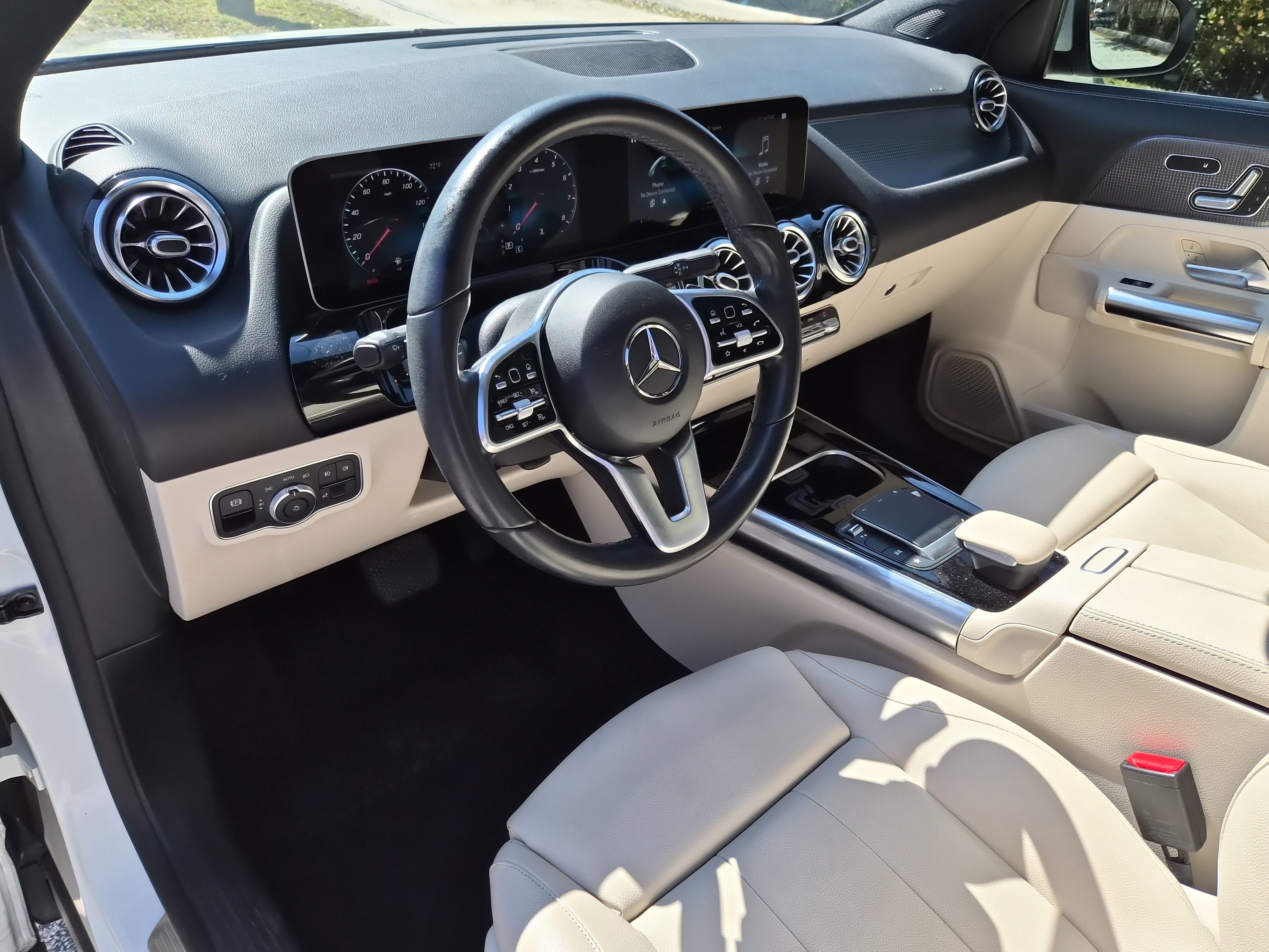 Used 2021 Mercedes-Benz GLA 250 w/ Premium Package image 19