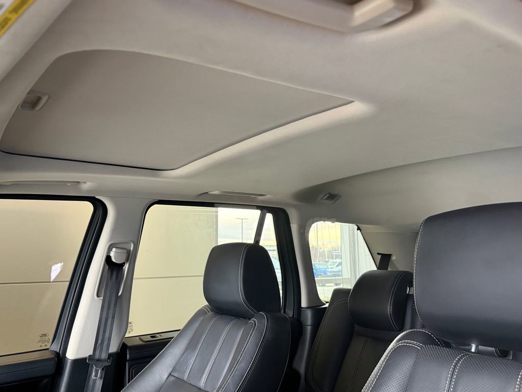 Used 2011 Land Rover Range Rover Sport Supercharged image 12