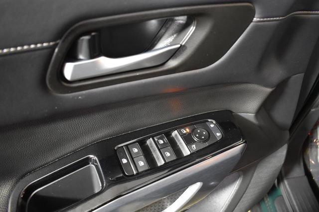 Certified 2024 Nissan Pathfinder SL w/ Black Appearance Package image 8