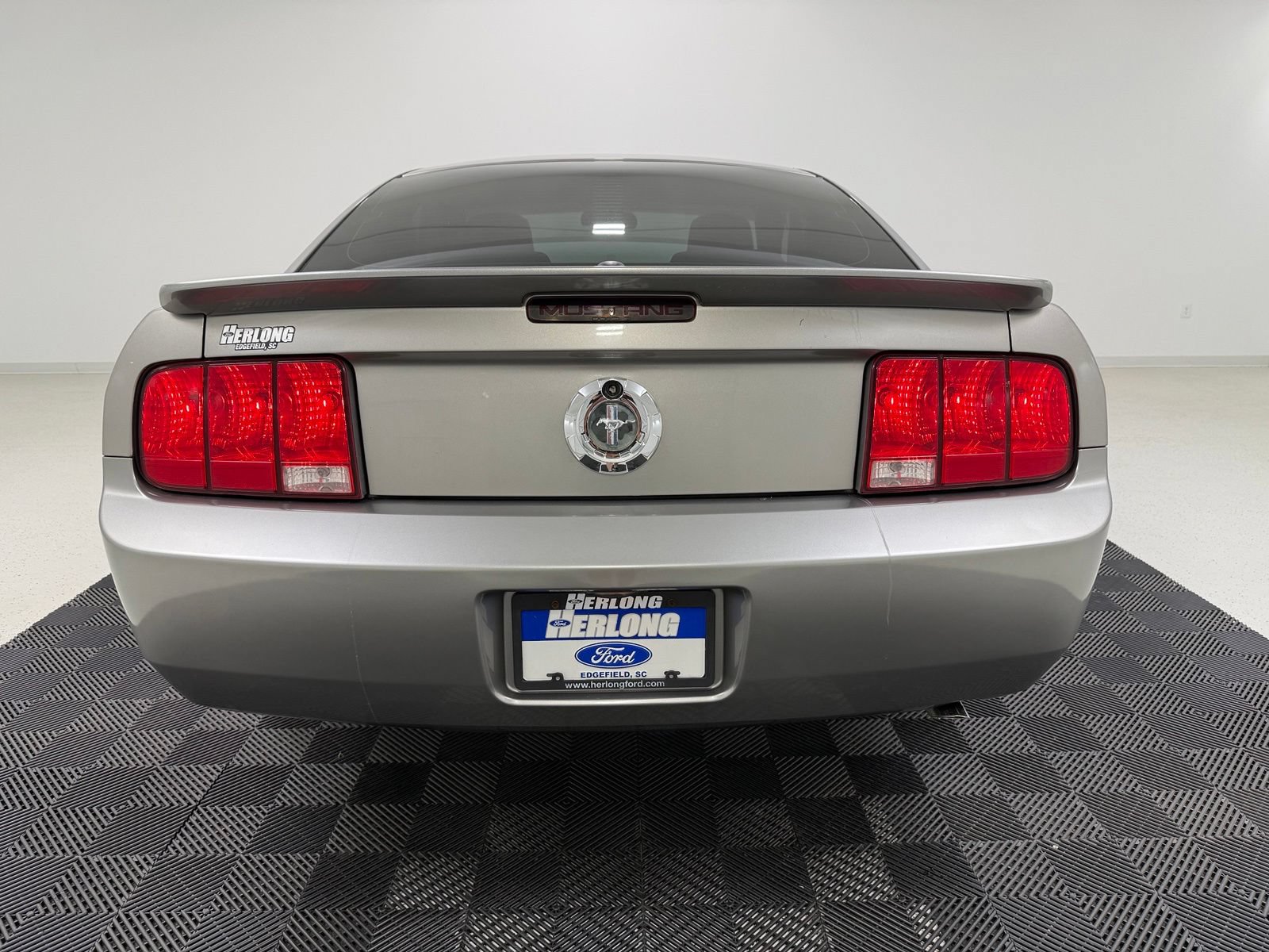Used 2008 Ford Mustang Premium RWD image 6