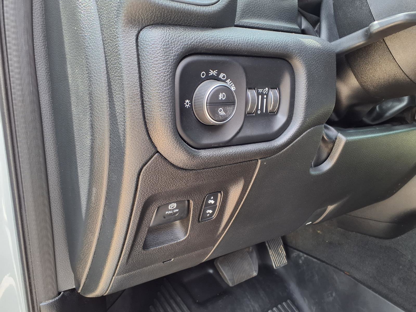 Used 2022 RAM 1500 Laramie AWD/4WD image 15