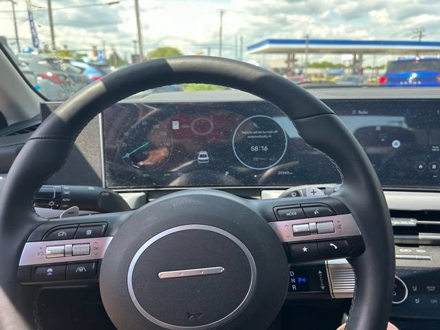 Used 2025 Hyundai Sonata Limited FWD image 17