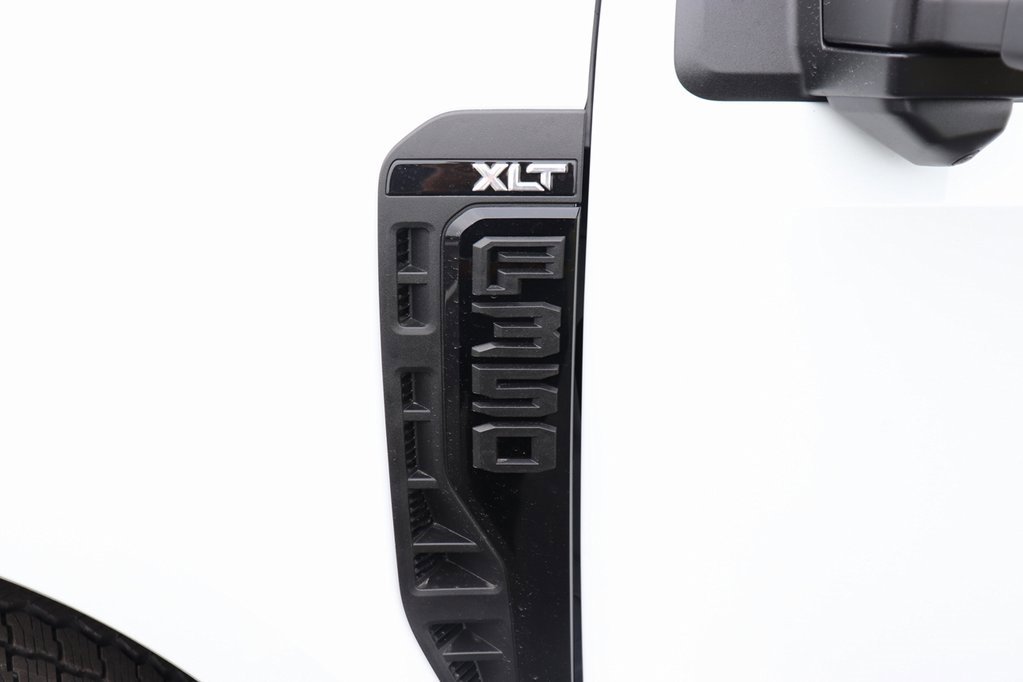 New 2026 Ford F350 4x4 Crew Cab Super Duty image 9