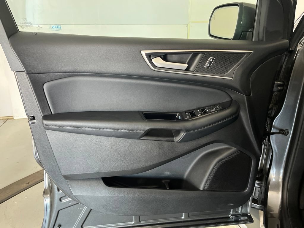 Used 2017 Ford Edge SEL w/ Equipment Group 201A AWD/4WD image 27