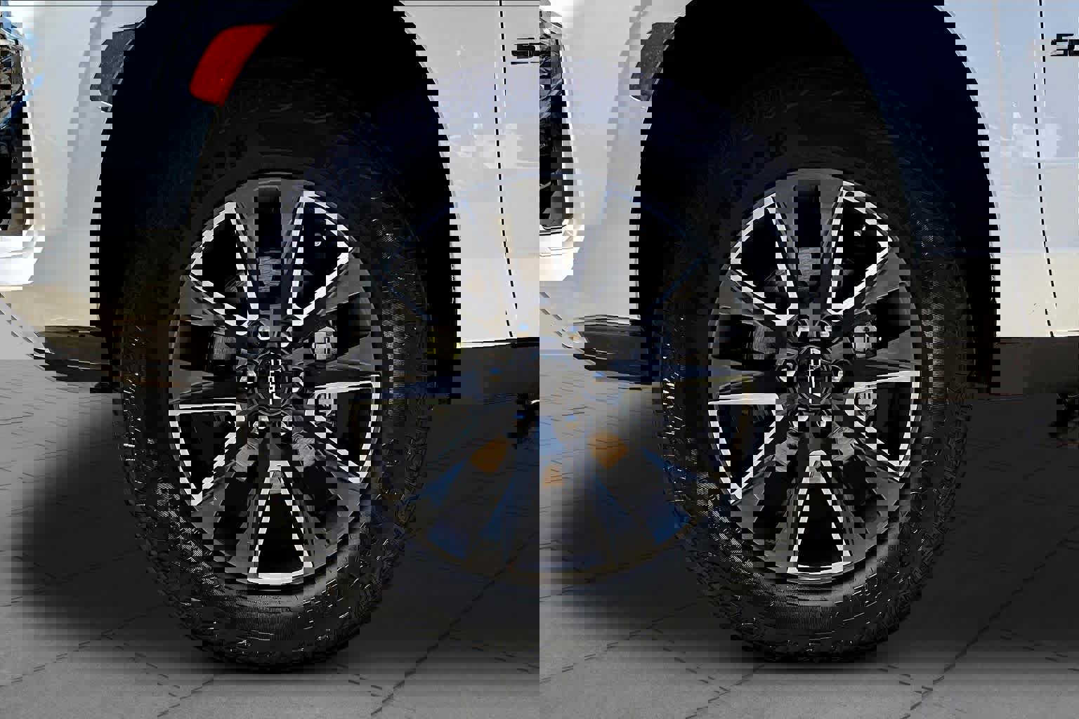 Used 2024 Chevrolet Suburban Z71 w/ Luxury Package image 10