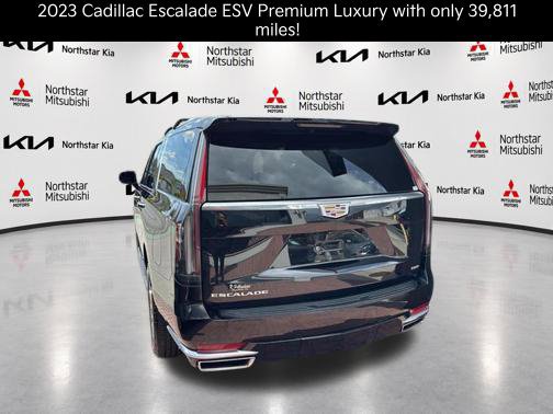 Used 2023 Cadillac Escalade ESV Premium Luxury AWD/4WD image 5
