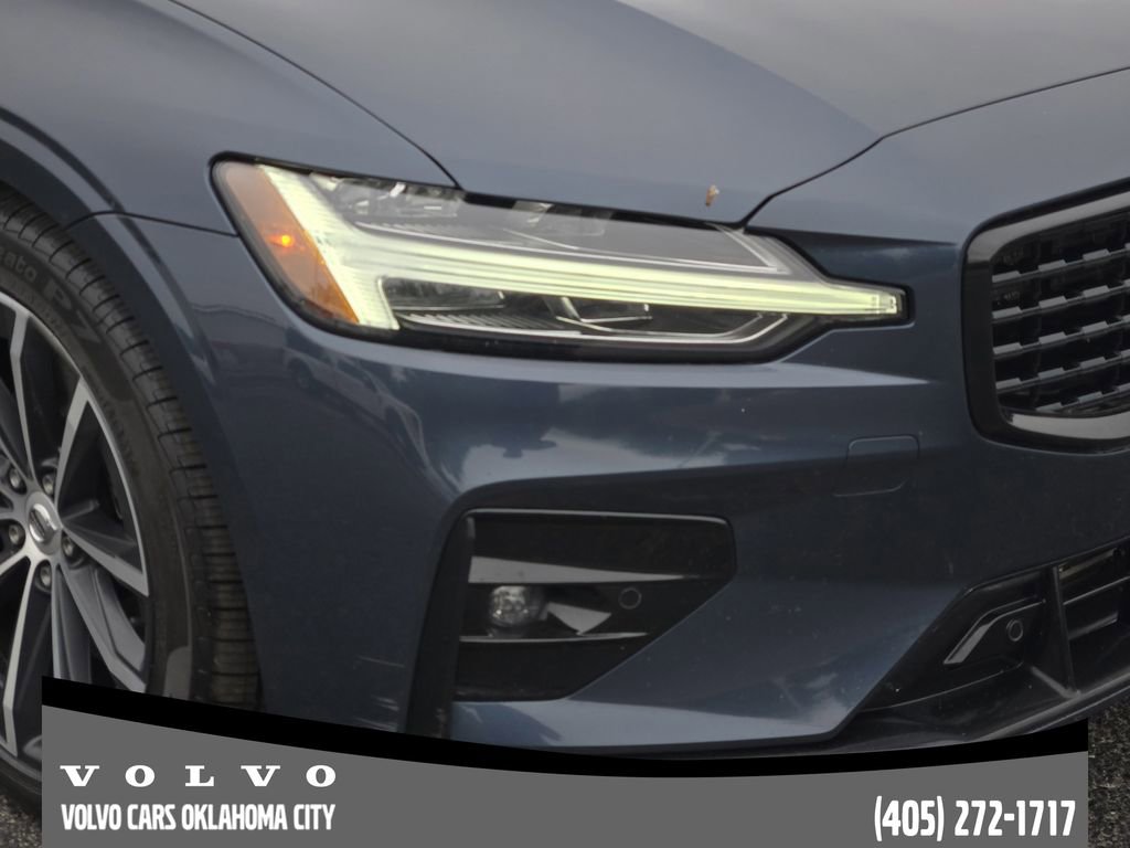 Used 2021 Volvo S60 T5 Momentum AWD/4WD image 7