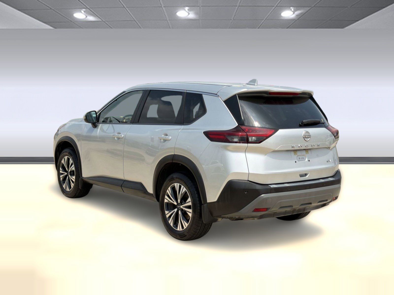 Used 2023 Nissan Rogue SV FWD image 3