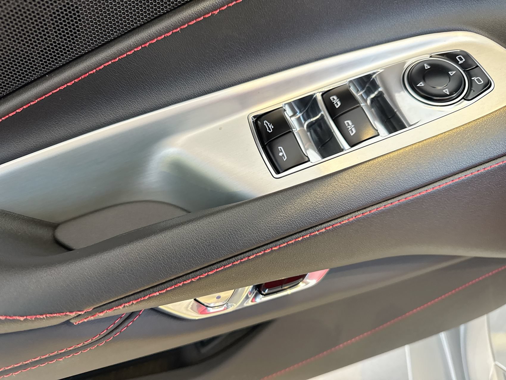 New 2027 Chevrolet Corvette Stingray Convertible w/ Battery Protection Package RWD image 13