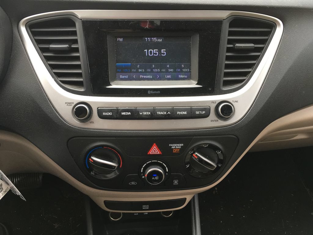 Used 2022 Hyundai Accent SE FWD image 9