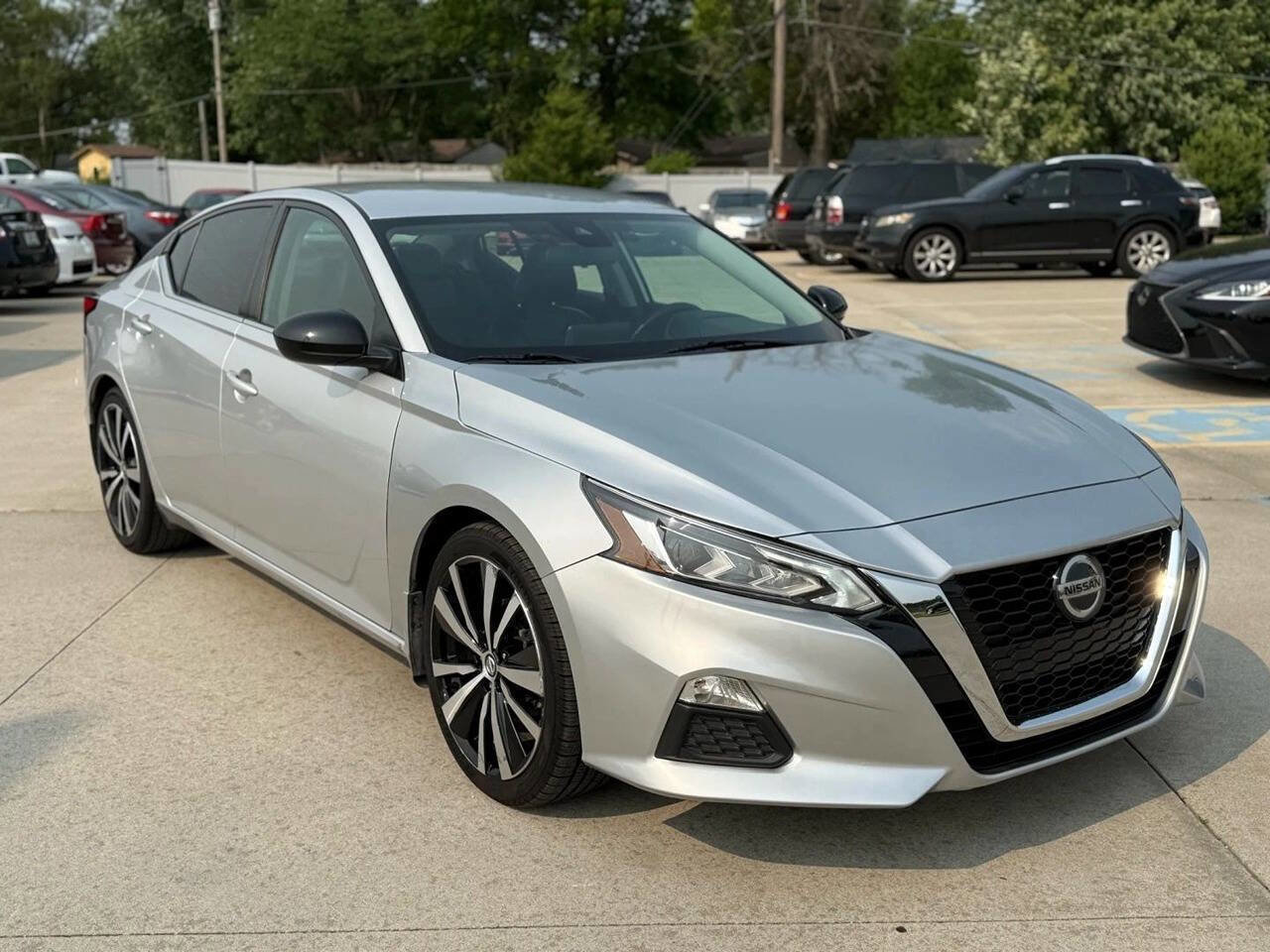 Used 2020 Nissan Altima 2.5 SR image 2