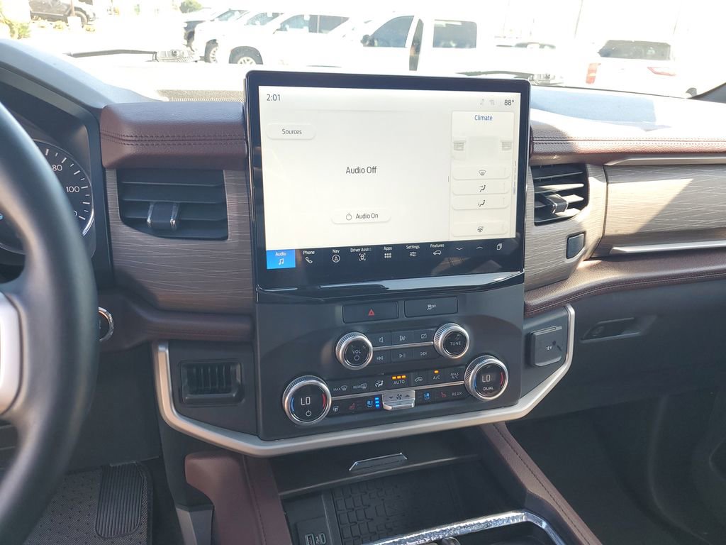 Used 2023 Ford Expedition Limited image 30