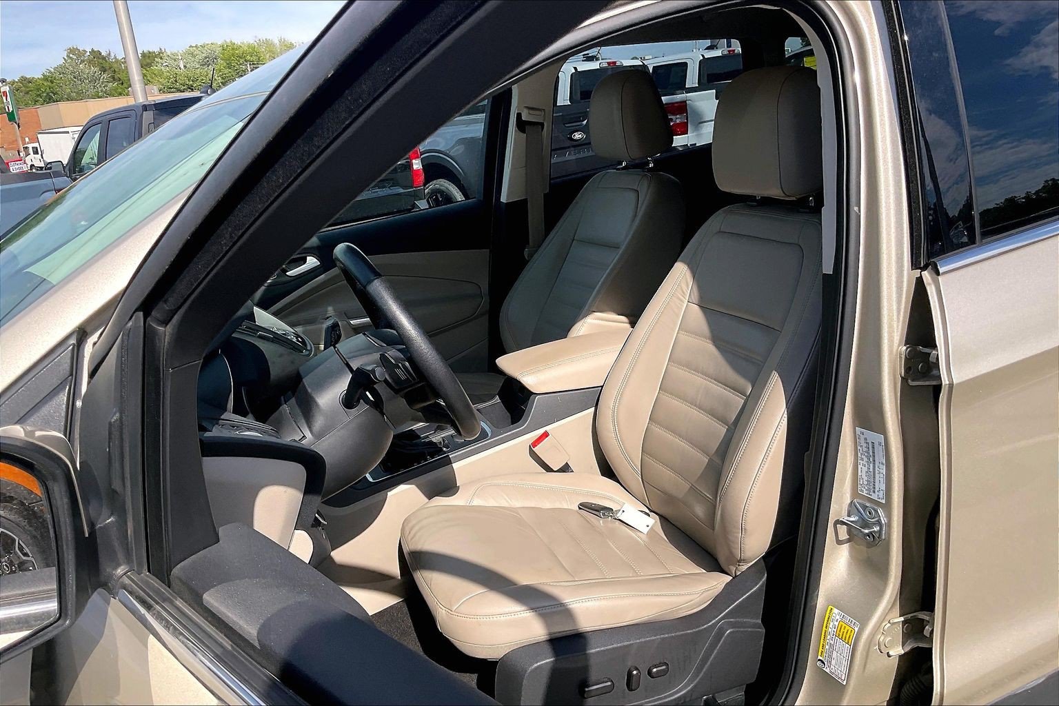 Certified 2017 Ford Escape Titanium AWD/4WD image 23