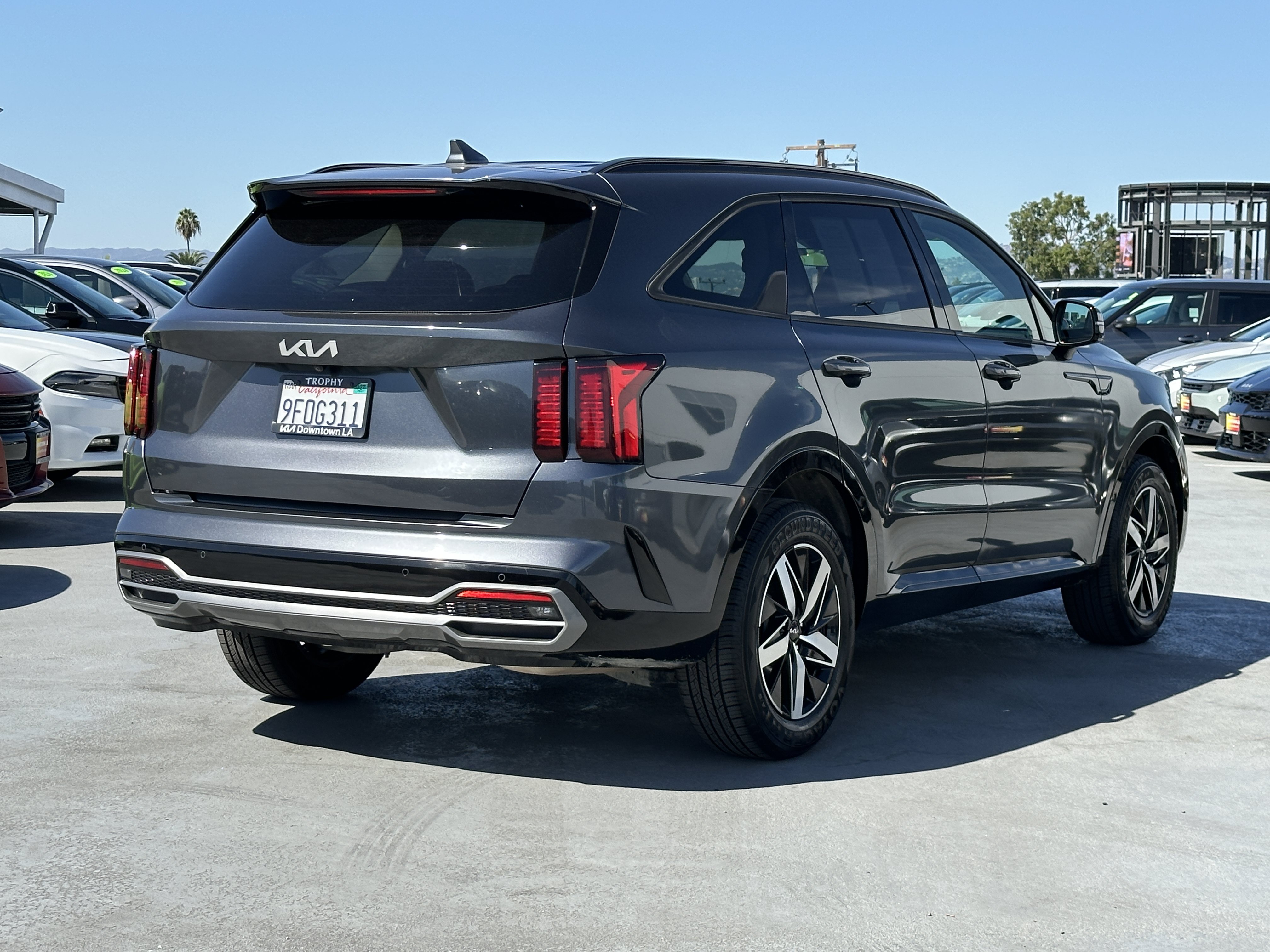 Certified 2023 Kia Sorento S FWD image 7