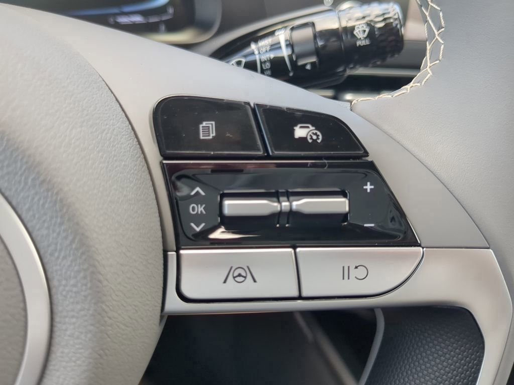 New 2025 Hyundai Elantra Sport image 10