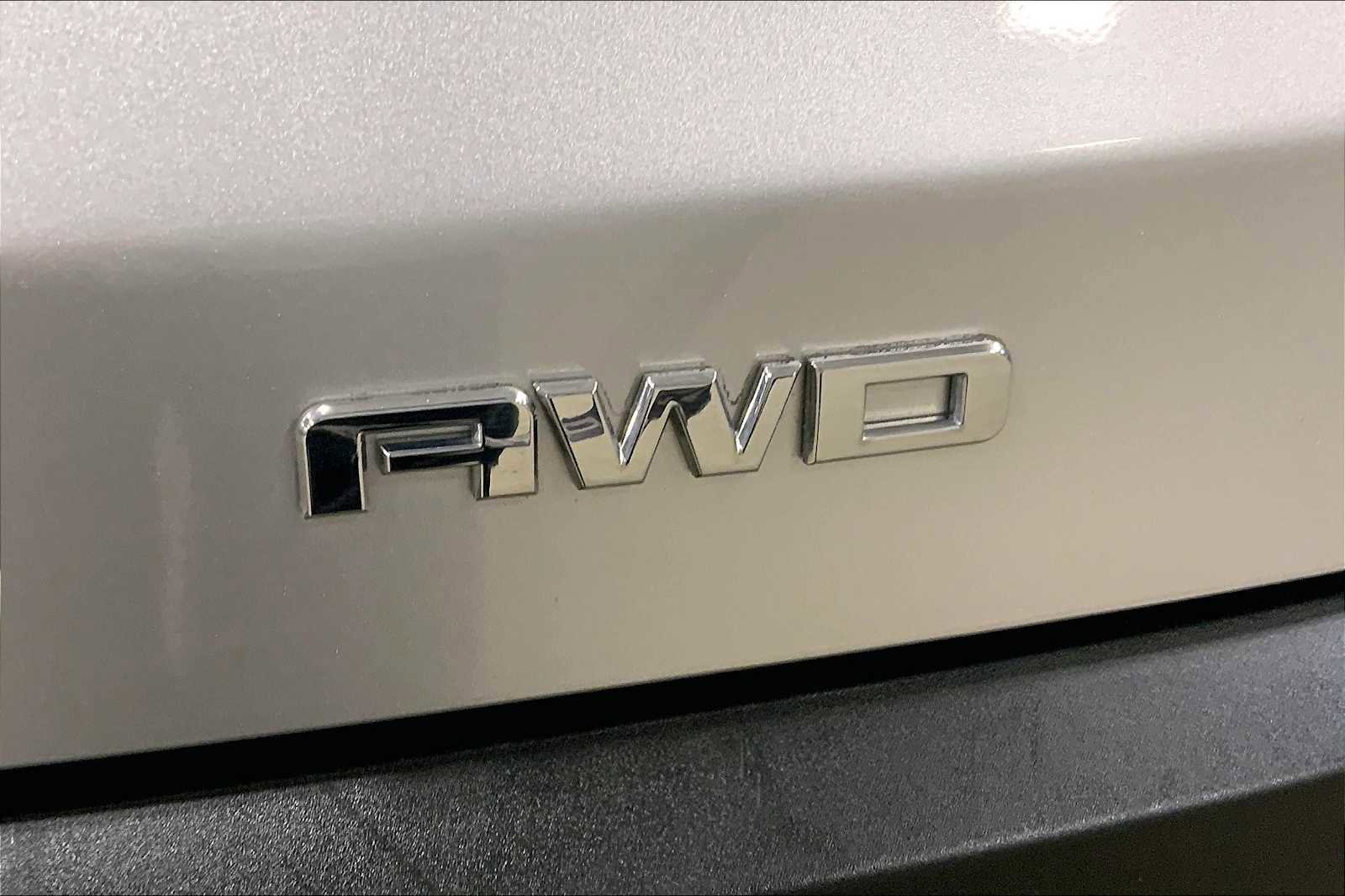 Used 2018 GMC Acadia SLE image 10