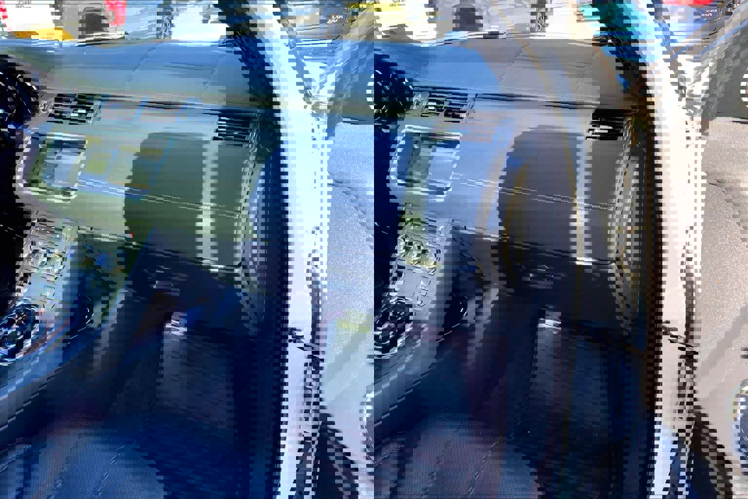 Used 2018 Land Rover Range Rover Evoque SE Premium AWD/4WD image 16