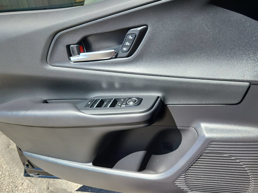 Used 2024 Toyota Prius Prime Premium FWD image 9
