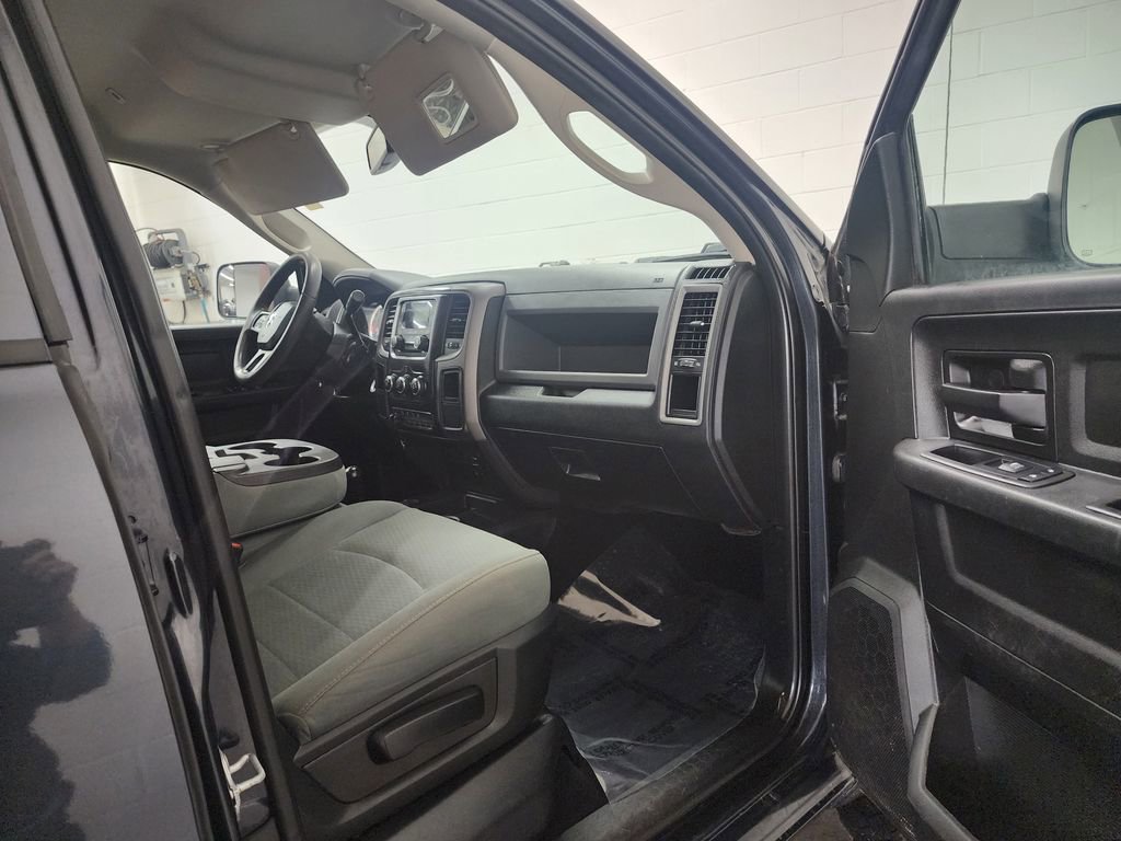 Used 2018 RAM 2500 Tradesman w/ Chrome Appearance Group image 29