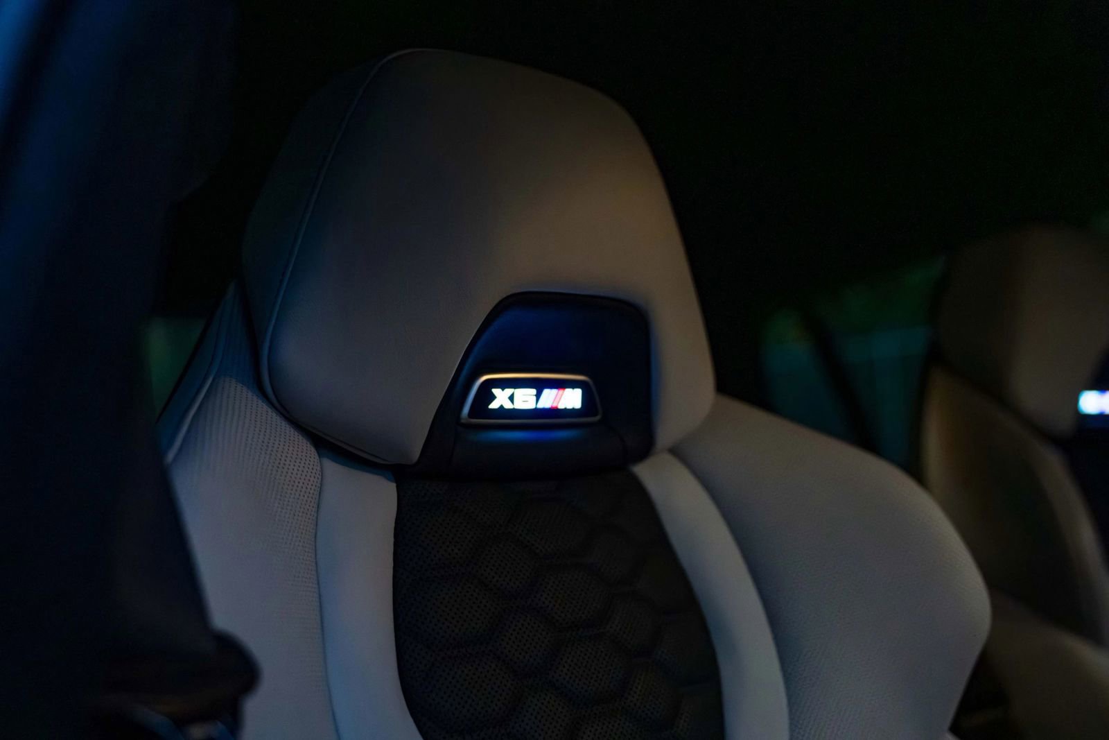 Used 2023 BMW X6 M w/ Executive Package image 29