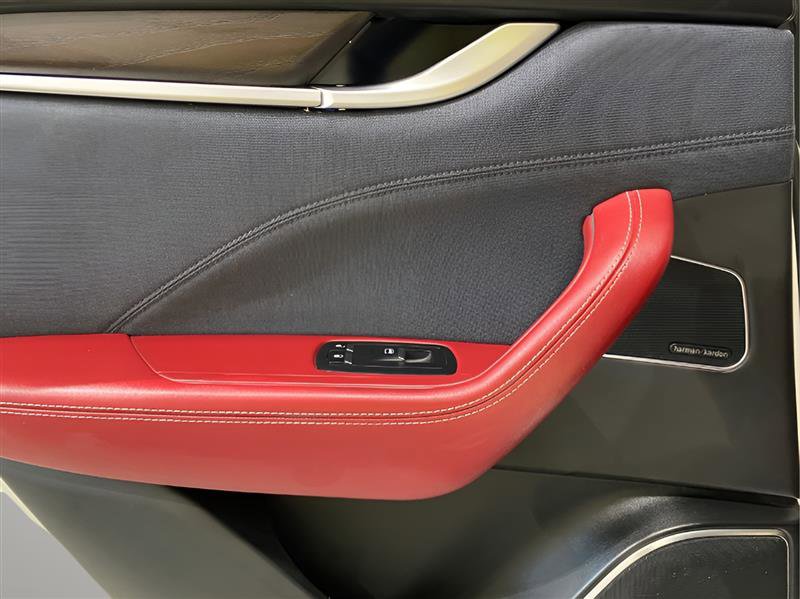 Used 2019 Maserati Levante S GranLusso image 24