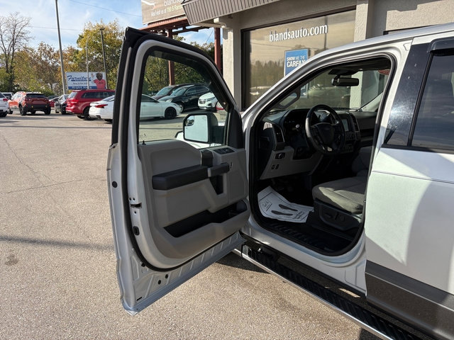 Used 2019 Ford F150 XLT w/ Equipment Group 302A Luxury AWD/4WD image 9