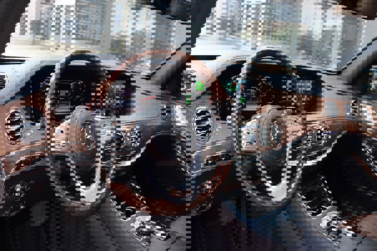 Used 2018 Mercedes-Benz S 560 4MATIC Sedan image 12