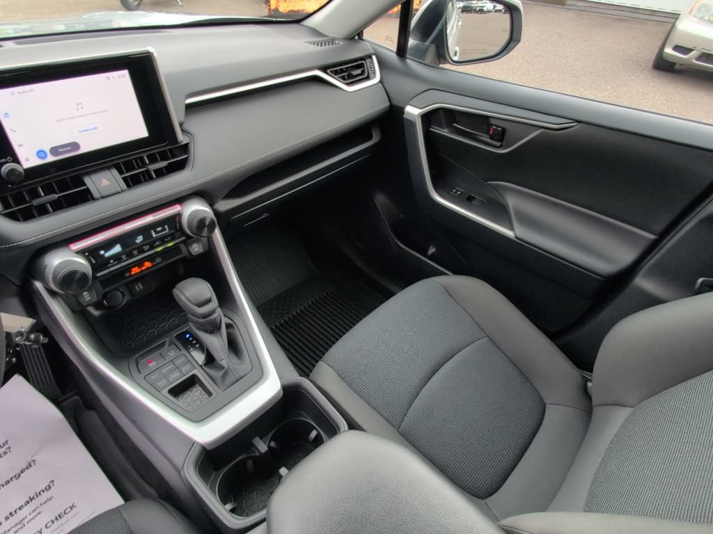 Used 2024 Toyota RAV4 LE AWD/4WD image 23