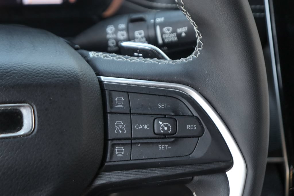 Used 2024 Jeep Grand Cherokee Altitude RWD image 23