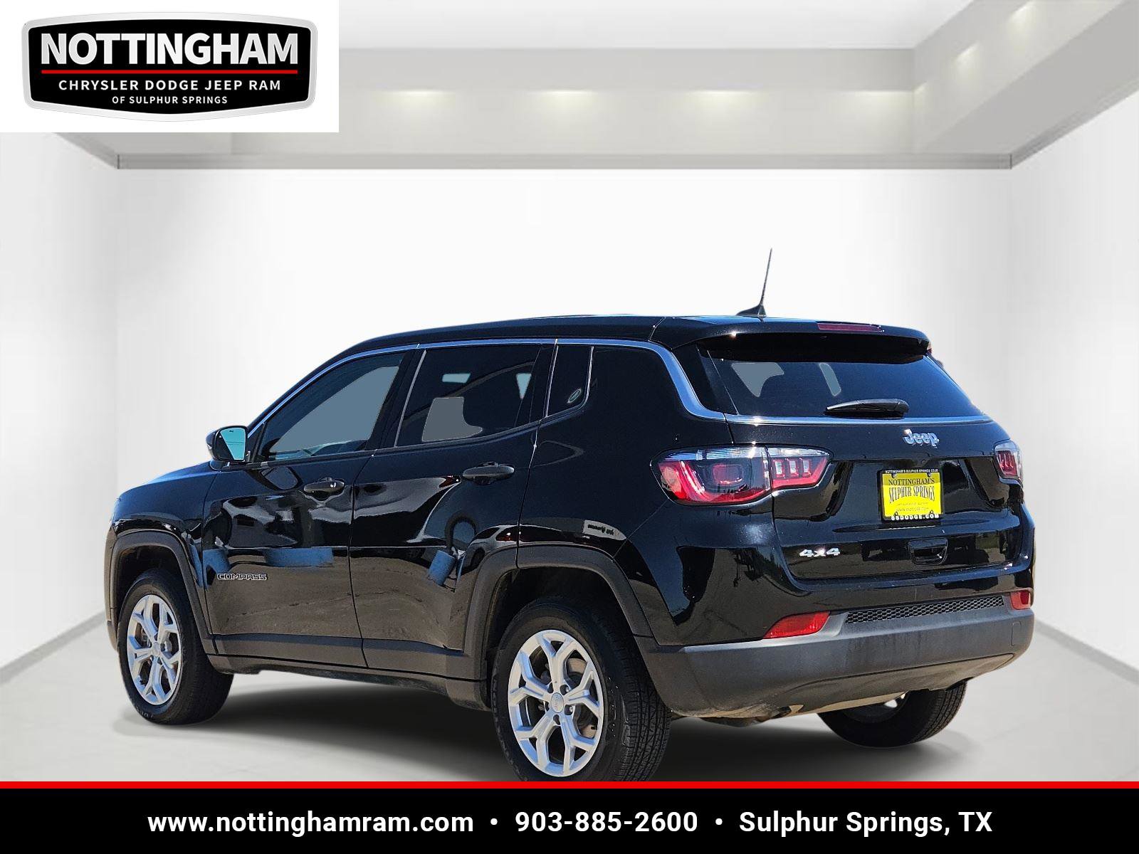 Used 2024 Jeep Compass Sport image 6