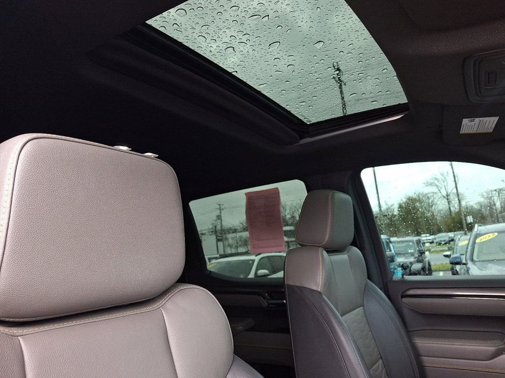 Used 2023 Chevrolet Silverado 1500 ZR2 w/ Technology Package image 13