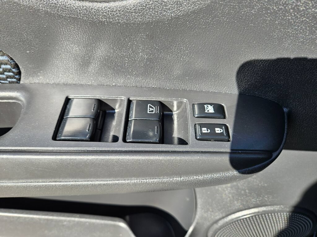 Used 2014 Nissan Versa Note SV FWD image 18