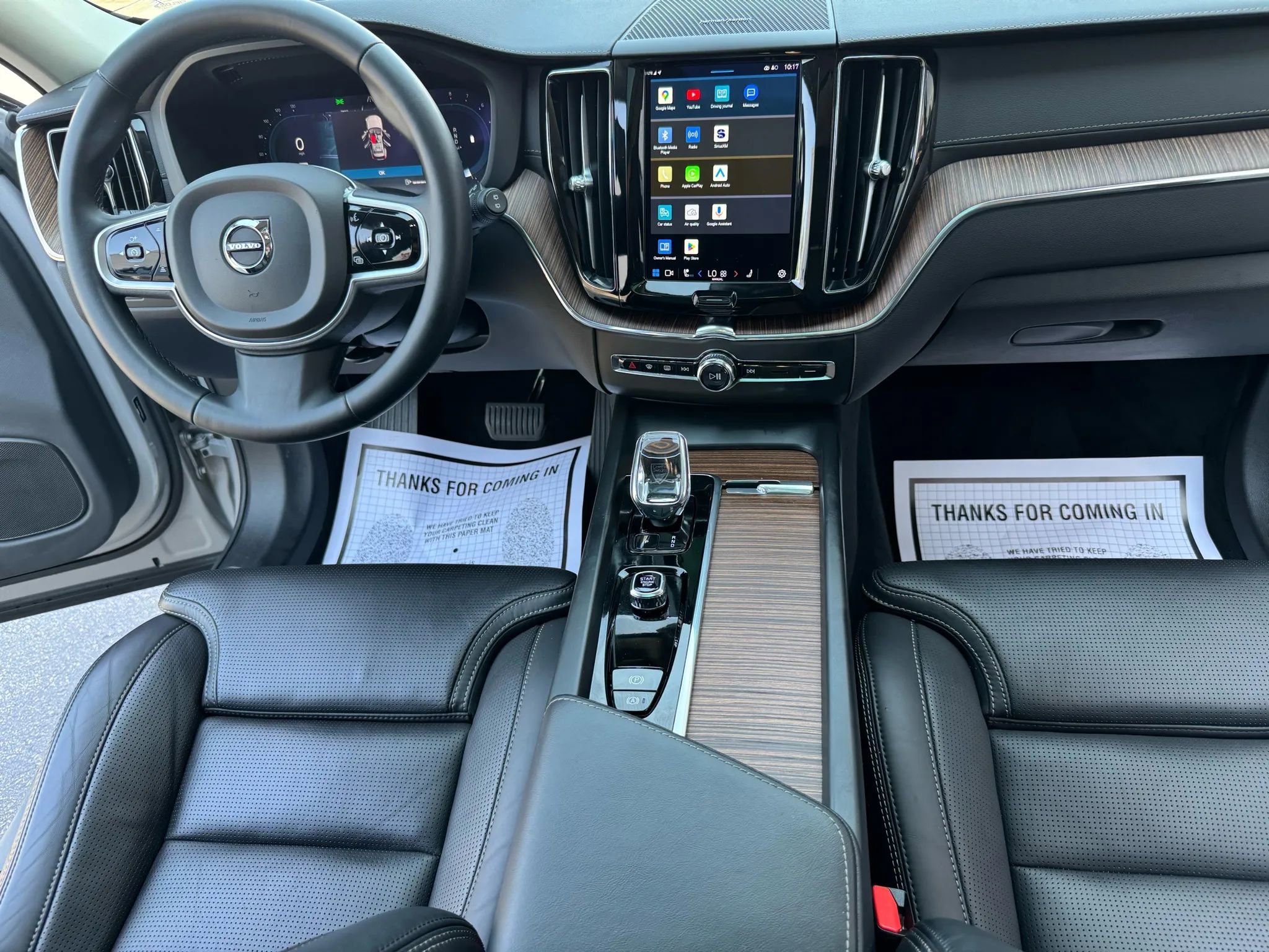 Used 2023 Volvo XC60 B5 Ultimate w/ Climate Package image 17