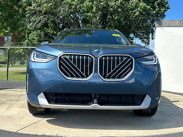 New 2026 BMW X3 xDrive30i w/ Premium Package AWD/4WD image 2