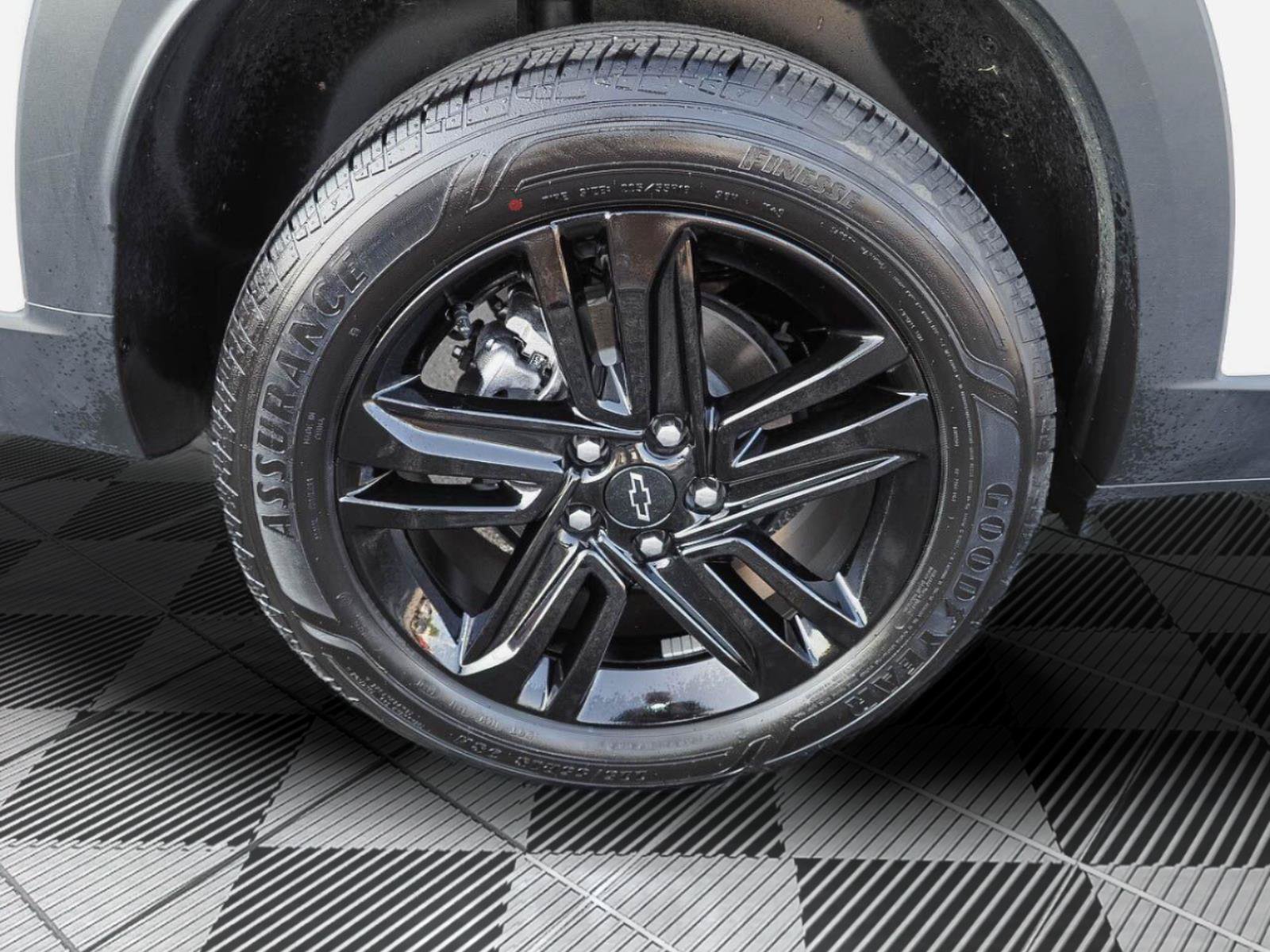 Certified 2024 Chevrolet Trax ACTIV w/ Driver Confidence Package FWD image 35
