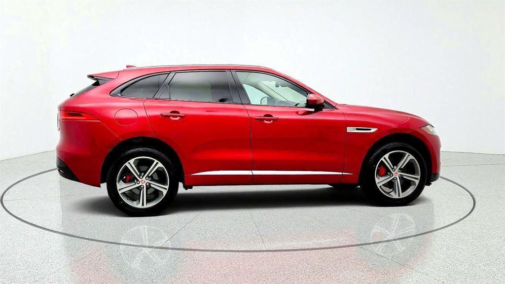 Used 2018 Jaguar F-PACE S AWD/4WD image 4