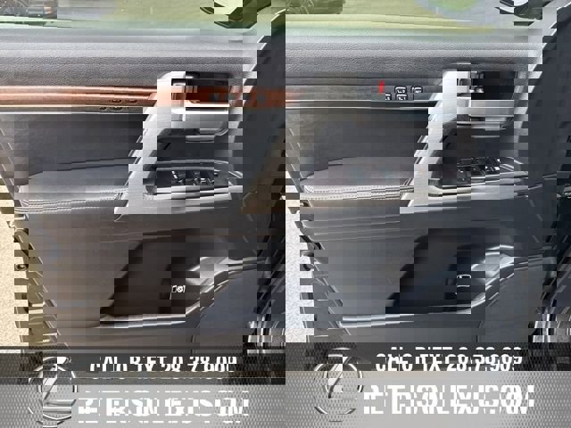 Used 2016 Toyota Land Cruiser image 24