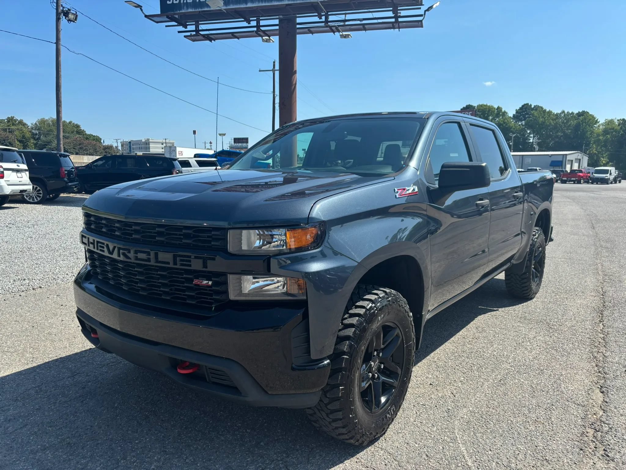 Used 2019 Chevrolet Silverado 1500 Custom Trail Boss w/ Custom Convenience Package AWD/4WD image 9