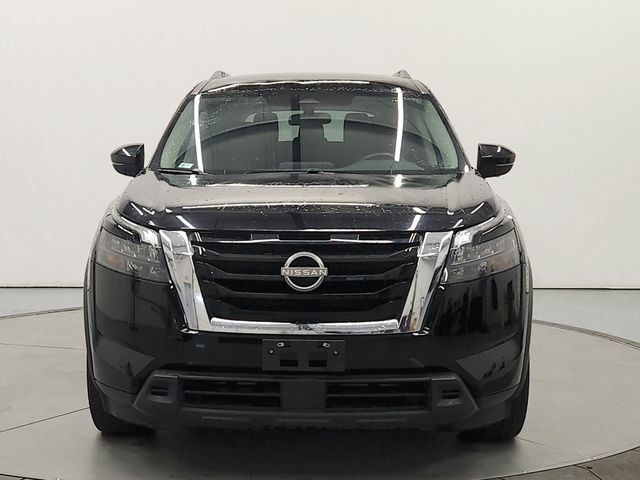 Used 2025 Nissan Pathfinder SV AWD/4WD image 2