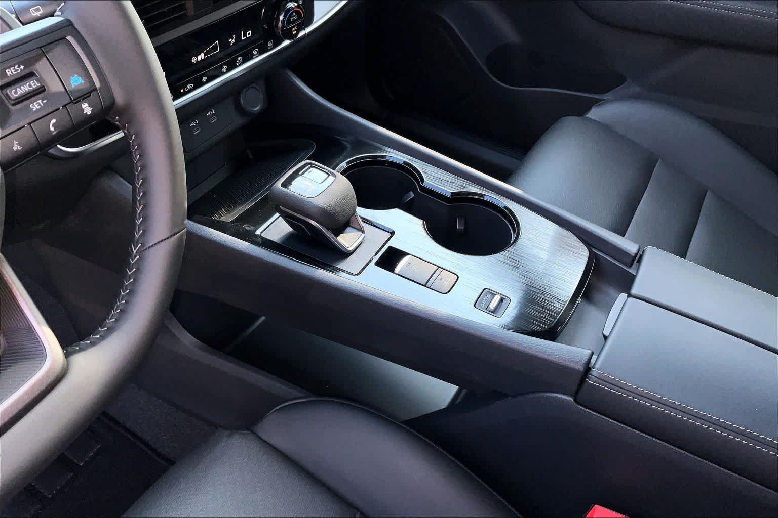 New 2027 Nissan Rogue Dark Armor FWD image 7