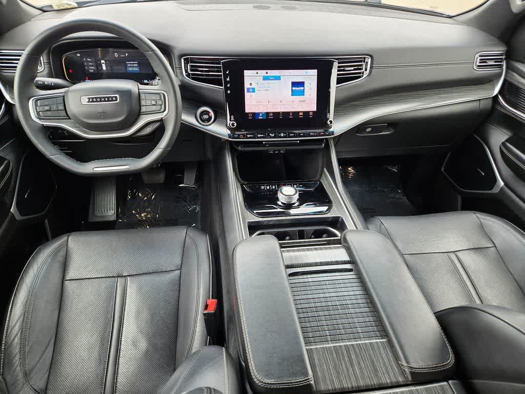 Used 2024 Jeep Wagoneer L Series II RWD image 9