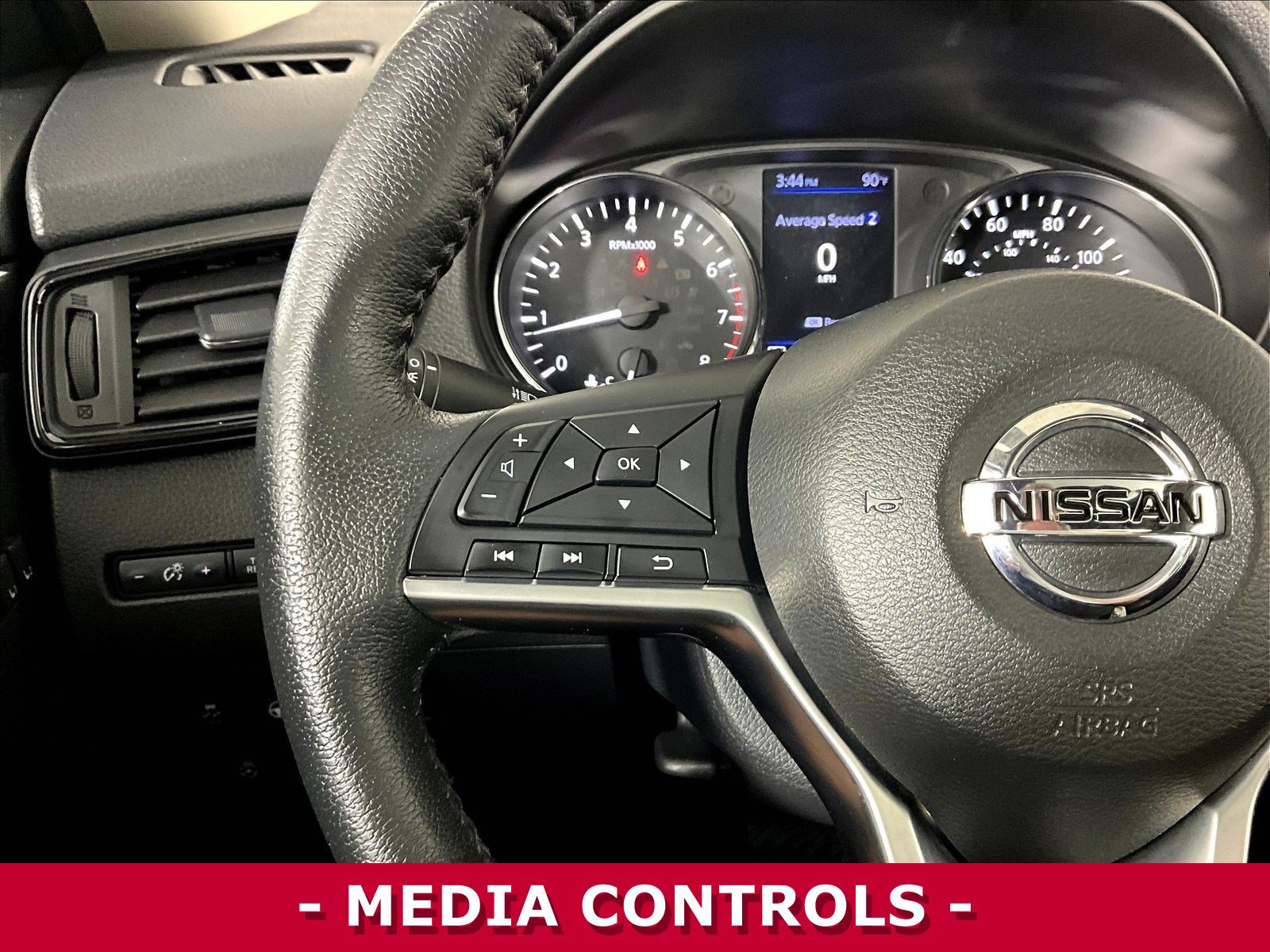 Used 2019 Nissan Rogue SV w/ Sun & Sound Touring Package AWD/4WD image 11