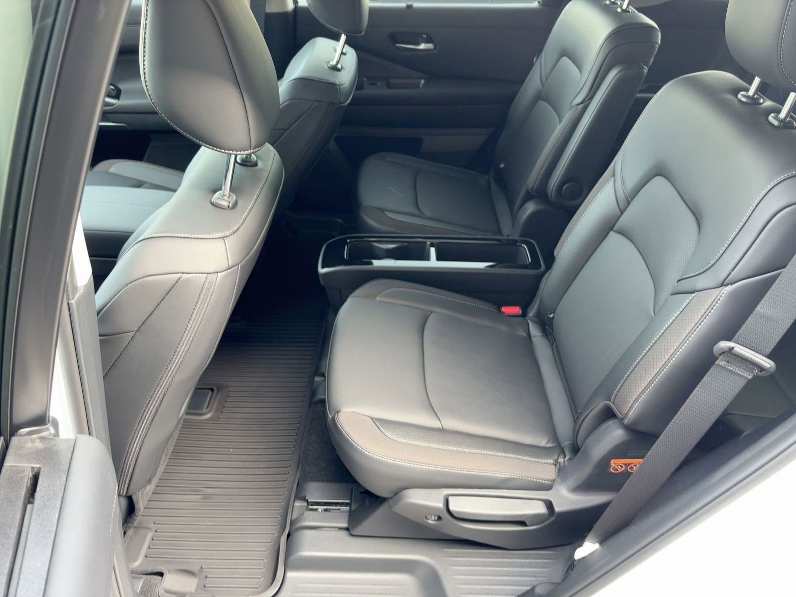 New 2026 Nissan Pathfinder SL image 15