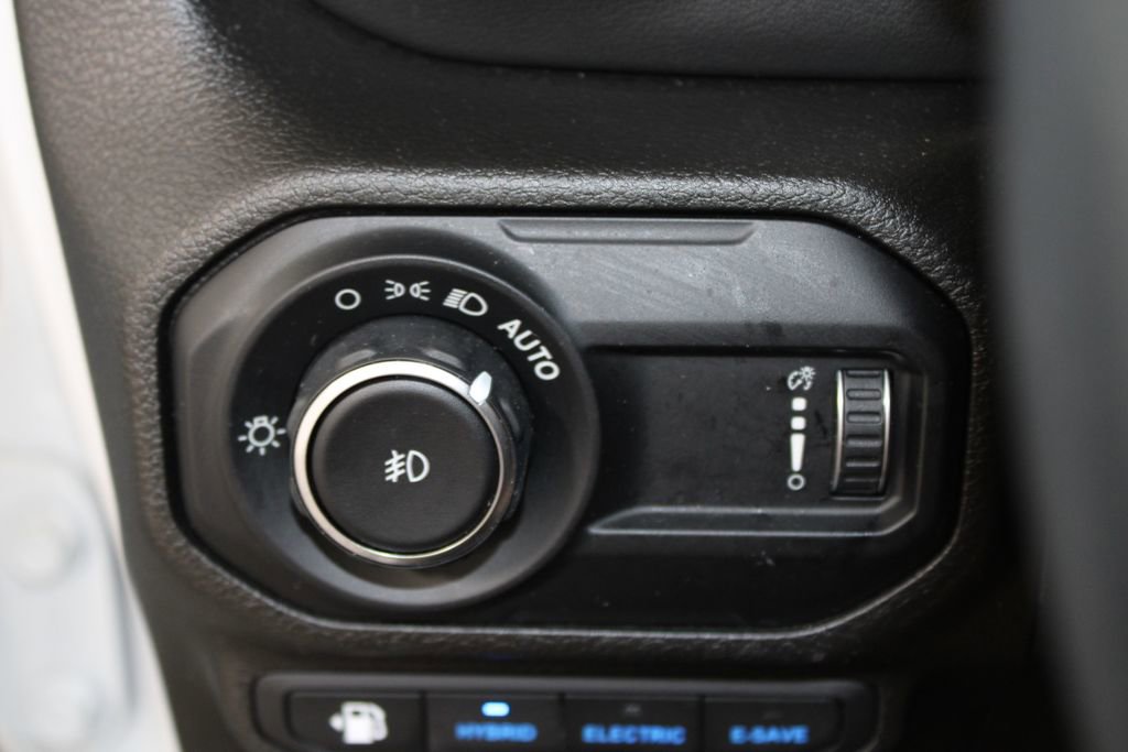 Used 2023 Jeep Wrangler Unlimited Sahara w/ Cold Weather Group image 40