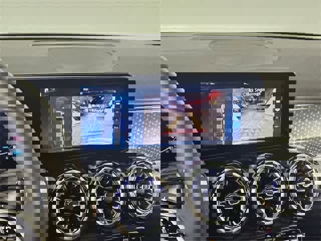 Used 2025 Mercedes-Benz GLB 250 4MATIC image 31