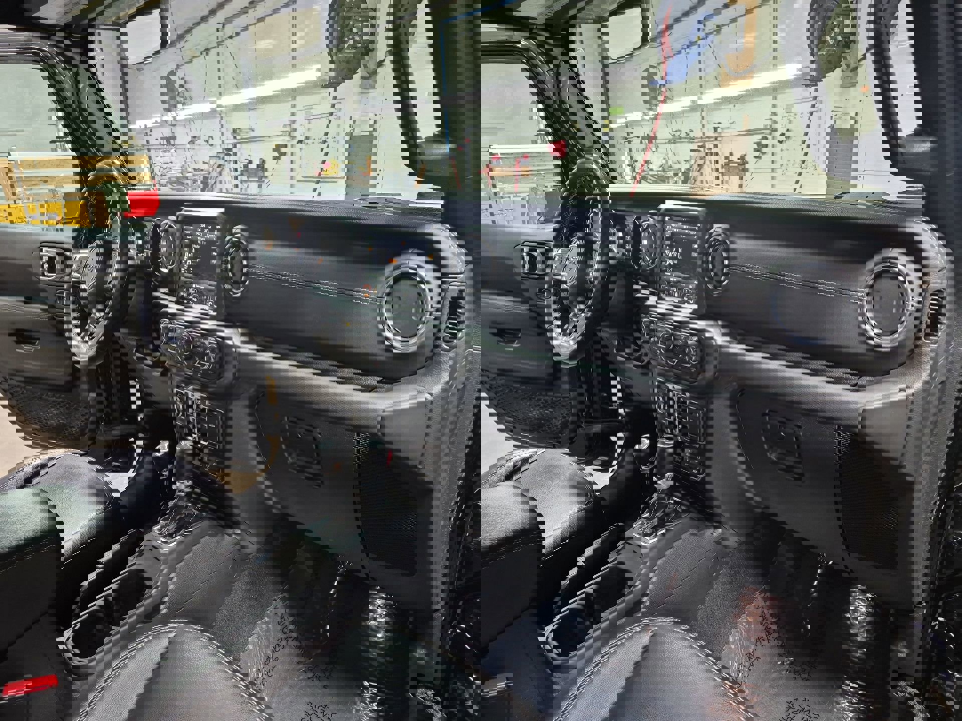 Used 2023 Jeep Wrangler Sahara w/ Cold Weather Group image 30