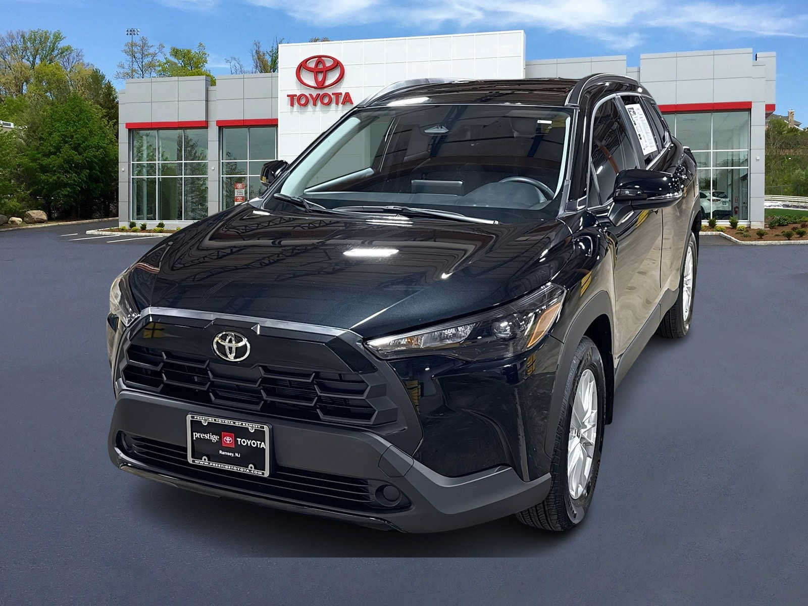Used 2026 Toyota Corolla Cross LE AWD/4WD video 1
